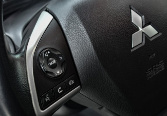 Подержанный автомобиль Mitsubishi ASX 2013 года (19 фото)