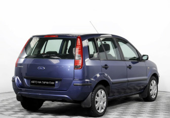 Подержанный автомобиль Ford Fusion 2005 года (5 фото)