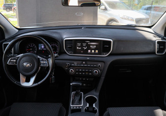 Подержанный автомобиль Kia Sportage 2020 года (9 фото)