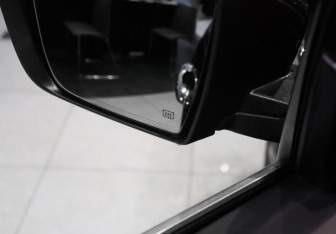 Подержанный автомобиль Maserati Levante 2018 года (9 фото)