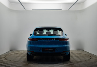 Подержанный автомобиль Porsche Macan 2019 года (6 фото)