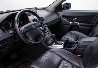 Подержанный автомобиль Volvo XC90 2010 года (9 фото)