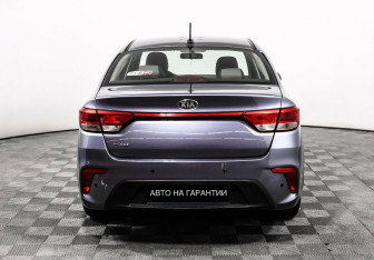 Подержанный автомобиль Kia Rio Sedan 2017 года (6 фото)