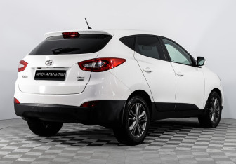 Подержанный автомобиль Hyundai ix35 2014 года (3 фото)