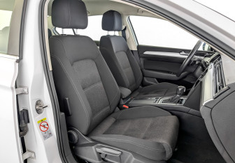 Подержанный автомобиль Volkswagen Passat Sedan 2019 года (24 фото)