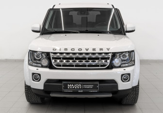 Подержанный автомобиль Land Rover Discovery 2015 года (2 фото)