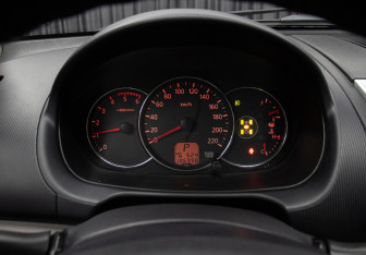 Подержанный автомобиль Mitsubishi Pajero Sport 2014 года (13 фото)