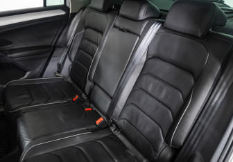 Подержанный автомобиль Volkswagen Tiguan 2018 года (15 фото)