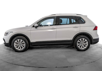 Подержанный автомобиль Volkswagen Tiguan 2021 года (8 фото)