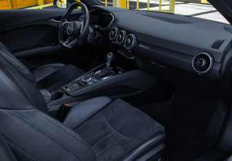 Подержанный автомобиль Audi TT Coupe 2016 года (7 фото)