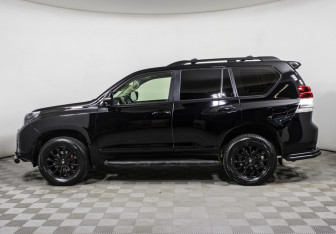 Подержанный автомобиль Toyota Land Cruiser Prado 2010 года (8 фото)