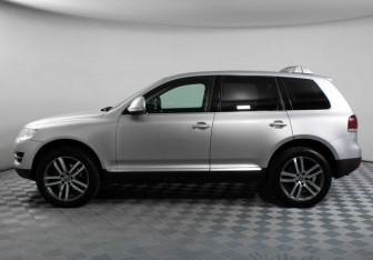 Подержанный автомобиль Volkswagen Touareg 2008 года (8 фото)