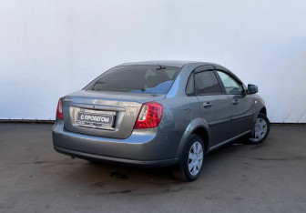 Подержанный автомобиль Daewoo Gentra Sedan 2014 года (8 фото)