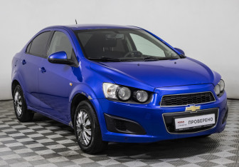 Подержанный автомобиль Chevrolet Aveo Sedan 2013 года (3 фото)
