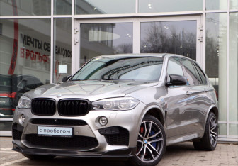 Подержанный автомобиль BMW X5 M 2015 года (5 фото)