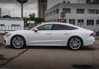 Подержанный автомобиль Audi A7 2018 года (9 фото)