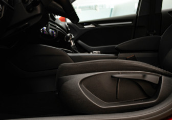 Подержанный автомобиль Audi A3 Sedan 2017 года (26 фото)