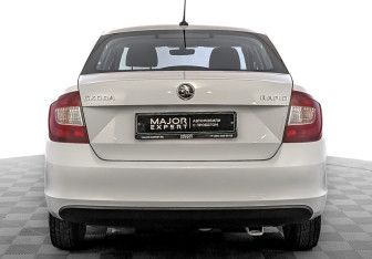 Подержанный автомобиль Skoda Rapid Liftback 2019 года (6 фото)