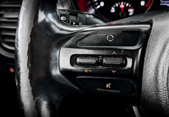 Подержанный автомобиль Kia Rio Hatchback 2019 года (26 фото)