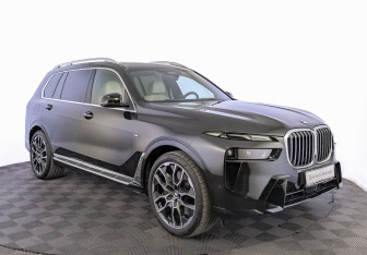 Подержанный автомобиль BMW X7 2025 года (3 фото)
