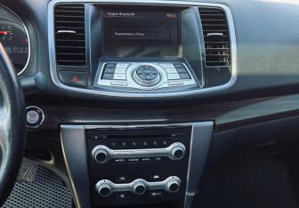 Подержанный автомобиль Nissan Teana 2011 года (14 фото)