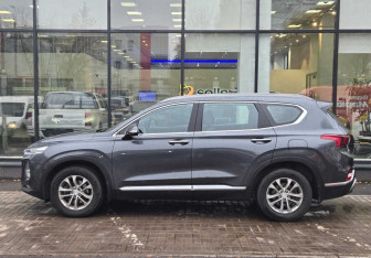 Подержанный автомобиль Hyundai Santa Fe 2018 года (5 фото)