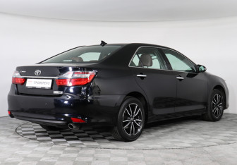 Подержанный автомобиль Toyota Camry Sedan 2017 года (3 фото)