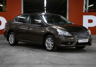 Подержанный автомобиль Nissan Sentra Sedan 2015 года (3 фото)
