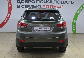 Подержанный автомобиль Hyundai ix35 2010 года (5 фото)
