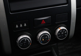 Подержанный автомобиль Nissan X-Trail 2010 года (17 фото)