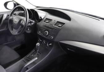 Подержанный автомобиль Mazda 3 Sedan 2012 года (5 фото)