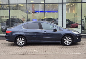 Подержанный автомобиль Peugeot 408 2012 года (4 фото)