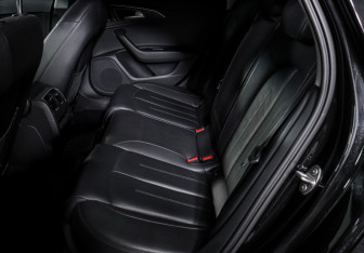 Подержанный автомобиль Audi A6 Sedan 2015 года (10 фото)