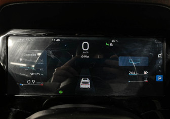 Подержанный автомобиль Geely Monjaro 2022 года (11 фото)