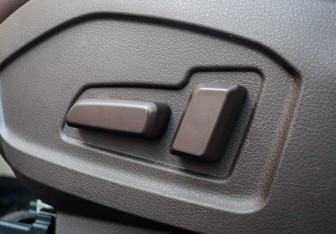 Подержанный автомобиль FAW Bestune T77 2023 года (12 фото)