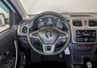 Подержанный автомобиль Renault Logan Sedan 2022 года (22 фото)