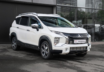 Подержанный автомобиль Mitsubishi Xpander 2022 года (3 фото)