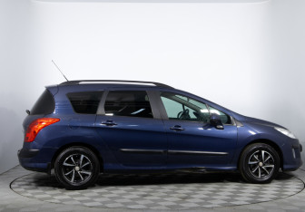 Подержанный автомобиль Peugeot 308 Wagon 2008 года (4 фото)