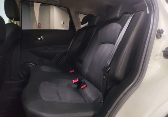 Подержанный автомобиль Nissan Qashqai 2013 года (12 фото)