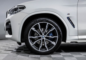 Подержанный автомобиль BMW X3 2021 года (15 фото)