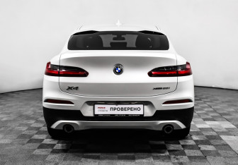 Подержанный автомобиль BMW X4 2018 года (6 фото)