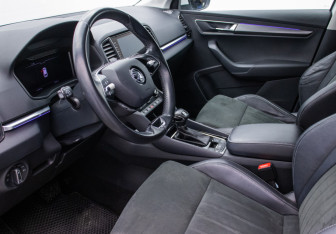 Подержанный автомобиль Skoda Karoq 2021 года (10 фото)