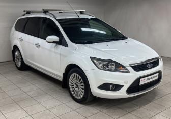Подержанный автомобиль Ford Focus Wagon 2011 года (3 фото)