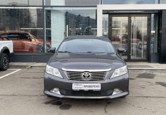 Подержанный автомобиль Toyota Camry Sedan 2012 года (2 фото)