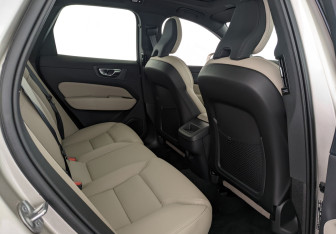Новый Volvo XC60 2025 (12 фото)