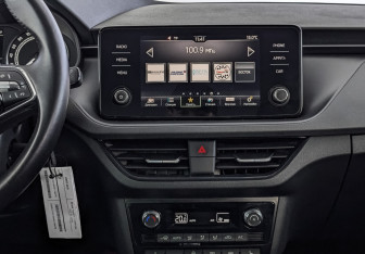 Подержанный автомобиль Skoda Rapid Liftback 2022 года (17 фото)