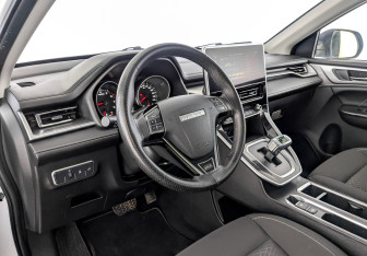 Подержанный автомобиль Haval M6 2024 года (16 фото)