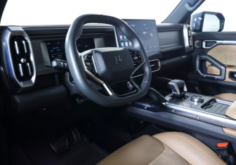 Подержанный автомобиль Jetour T2 2024 года (16 фото)