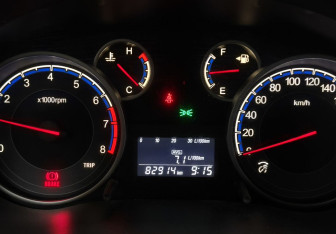 Подержанный автомобиль Suzuki SX4 Hatchback 2012 года (15 фото)