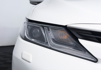 Подержанный автомобиль Toyota Camry Sedan 2019 года (18 фото)